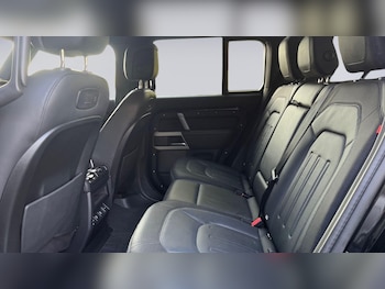 Used Land Rover Defender 2022 for sale - 77177173: Photo