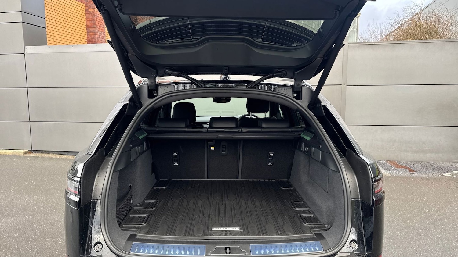 Used Land Rover Range Rover Velar 2026 for sale - 77205039: Photo 10