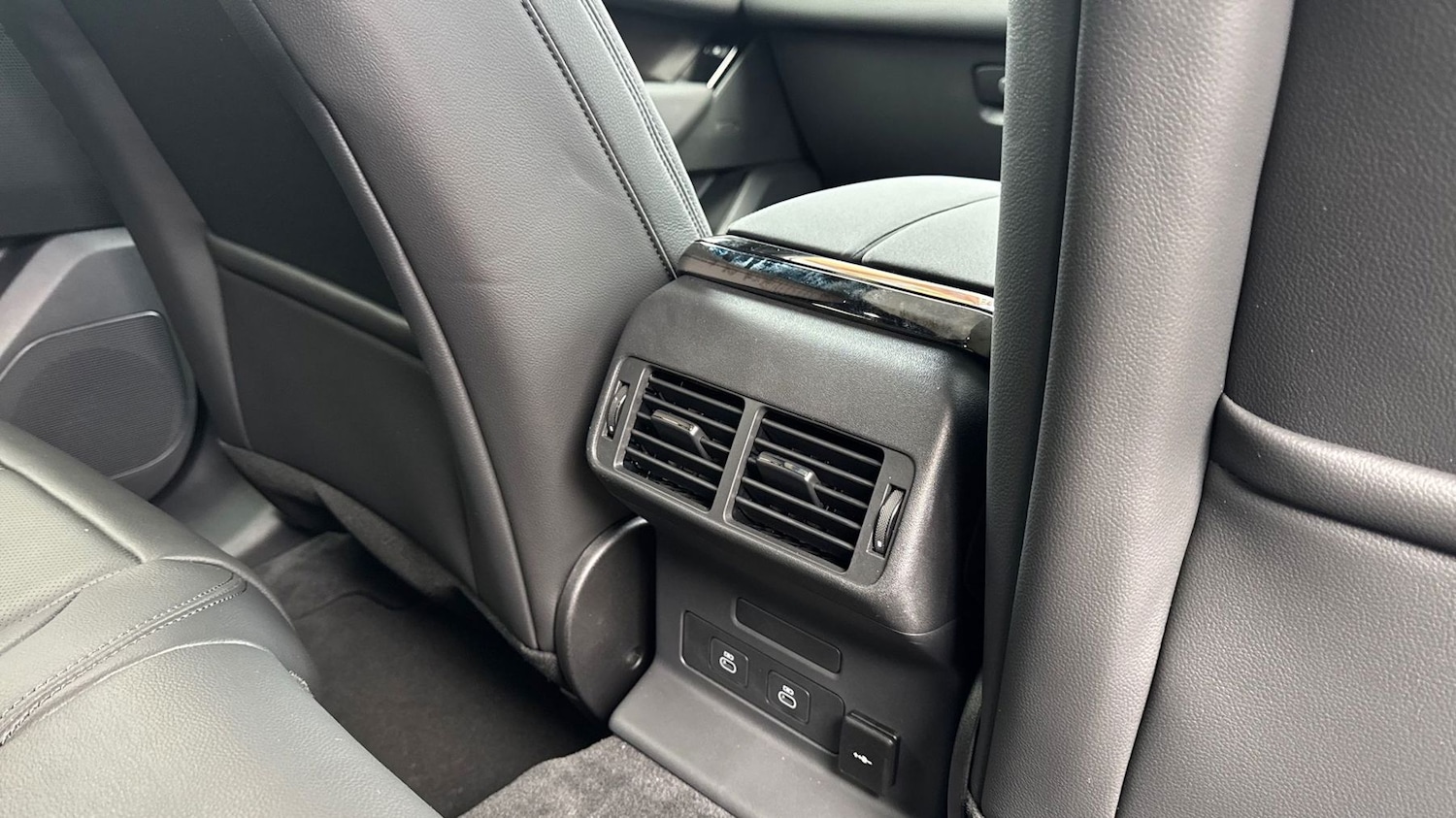 Used Land Rover Range Rover Velar 2026 for sale - 77205039: Photo 18