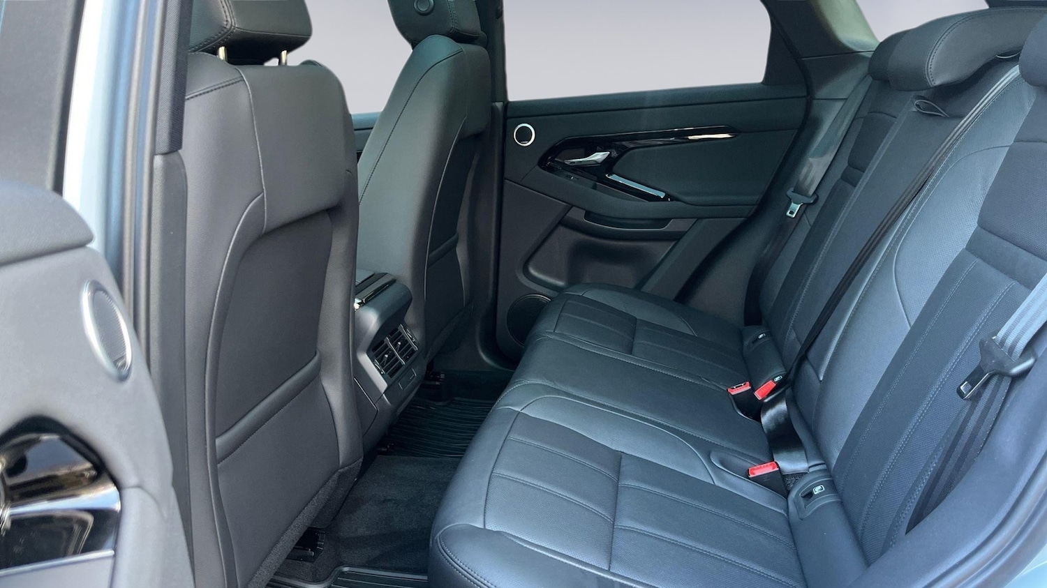 Used Land Rover Range Rover Evoque 2025 for sale - 76111154: Photo 4