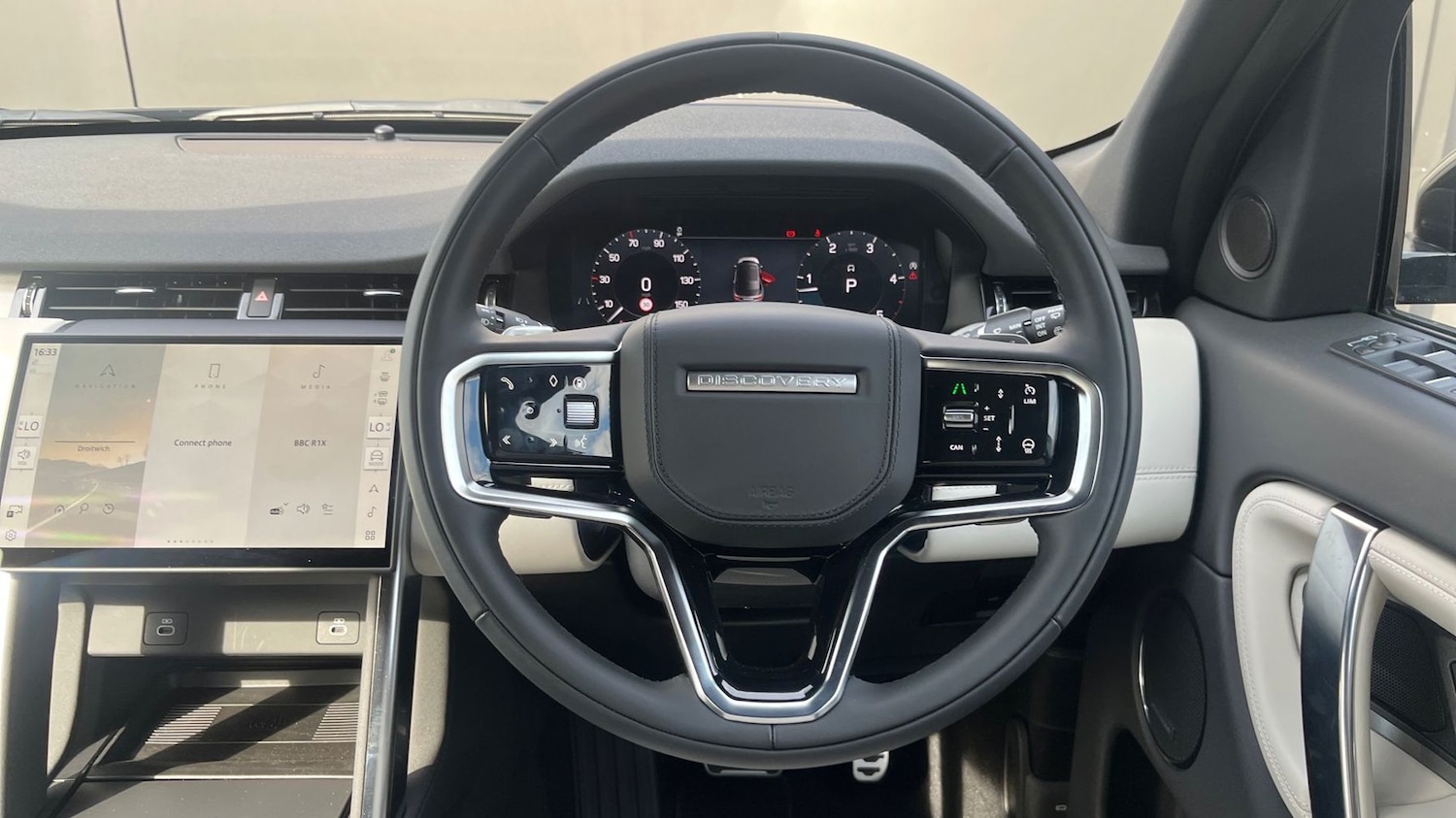 Used Land Rover Discovery Sport 2025 for sale - 76111026: Photo 15