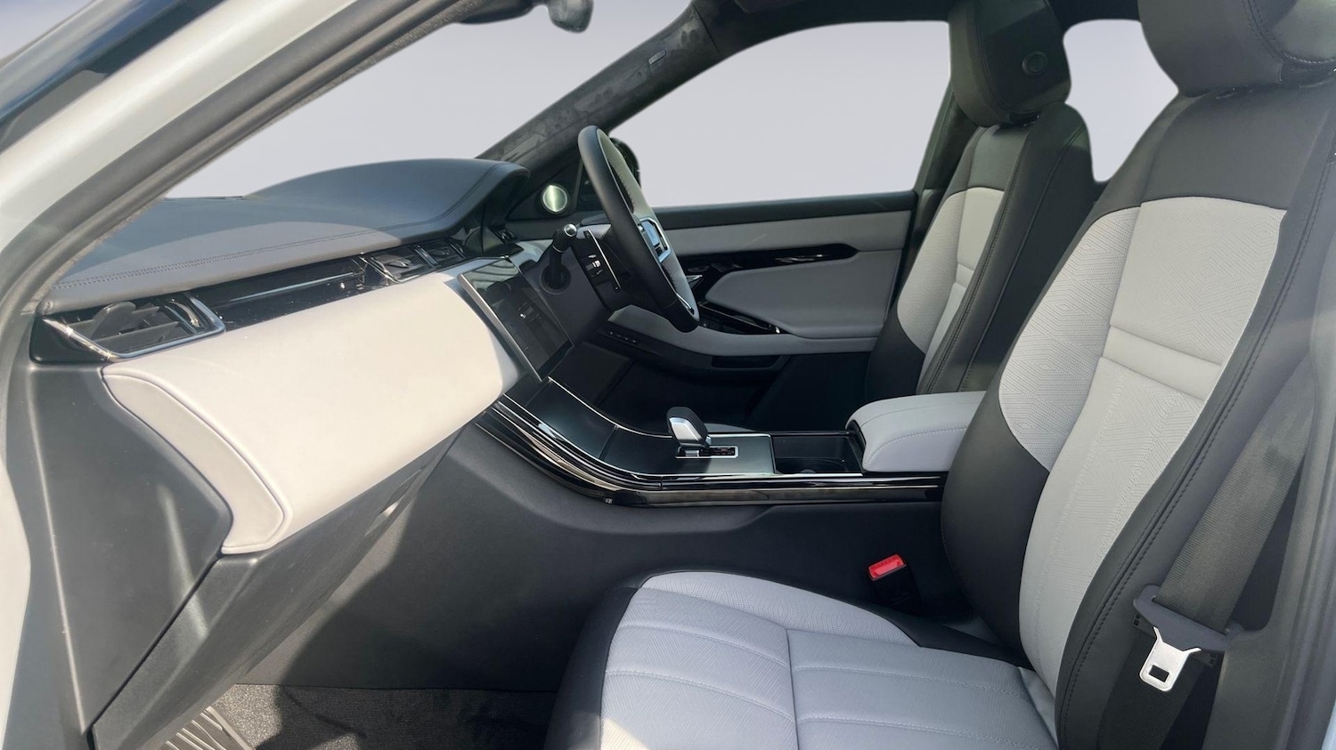 Used Land Rover Range Rover Evoque 2025 for sale - 77177301: Photo 3