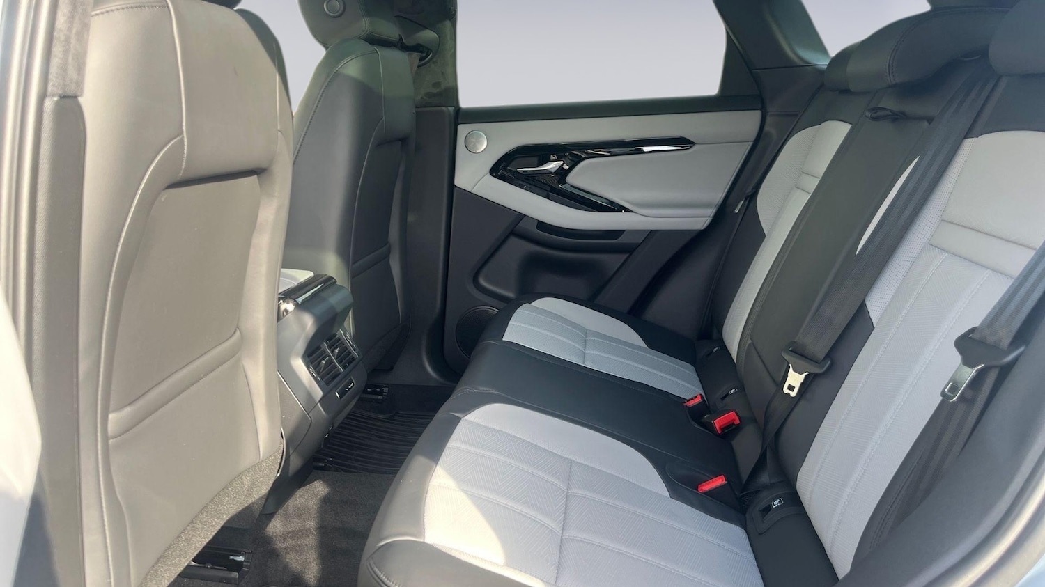 Used Land Rover Range Rover Evoque 2025 for sale - 77177301: Photo 4