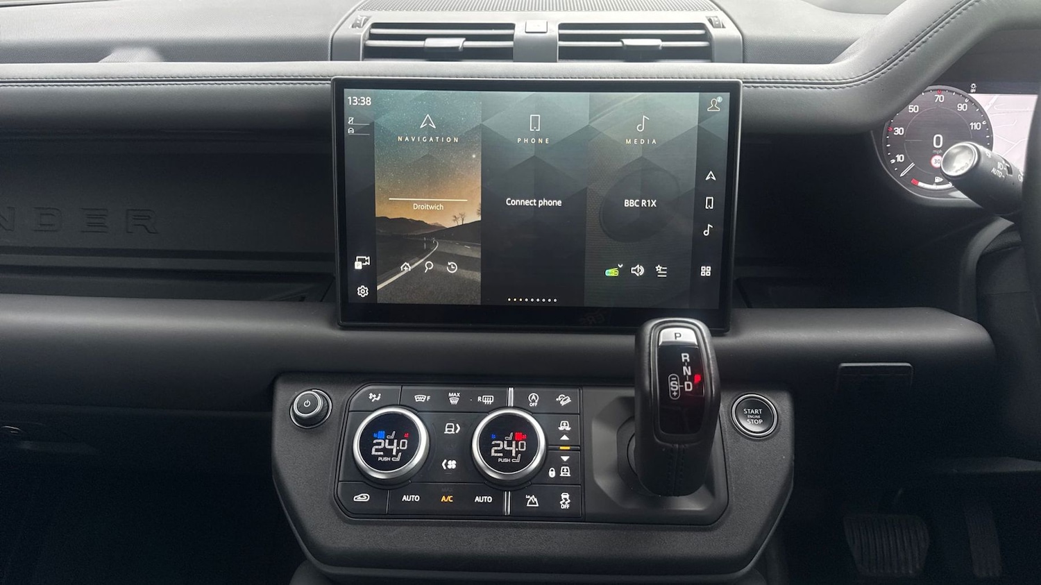 Used Land Rover Defender 110 2023 for sale - 77539390: Photo 14