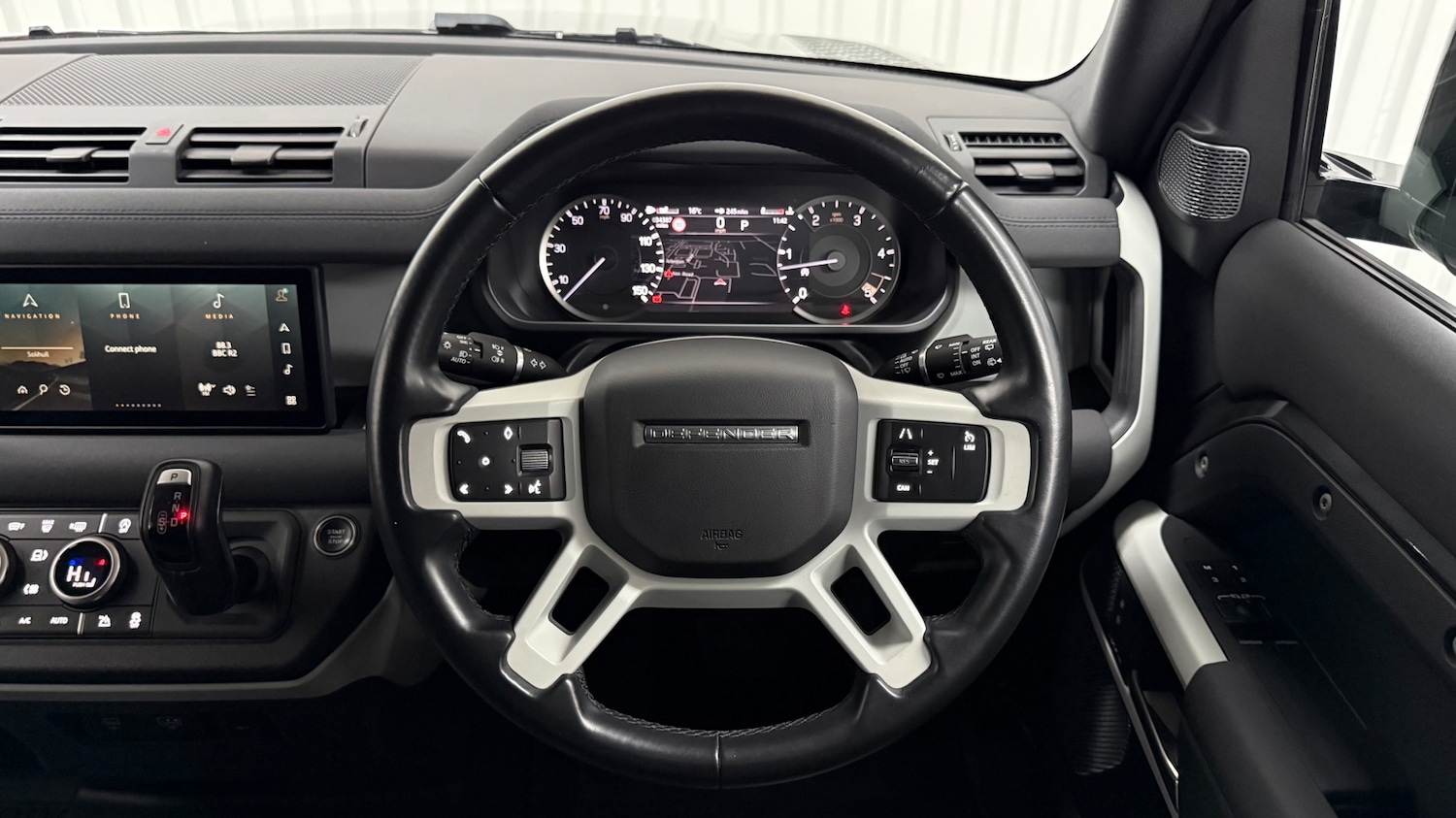 Used Land Rover Defender 2023 for sale - 76937331: Photo 15