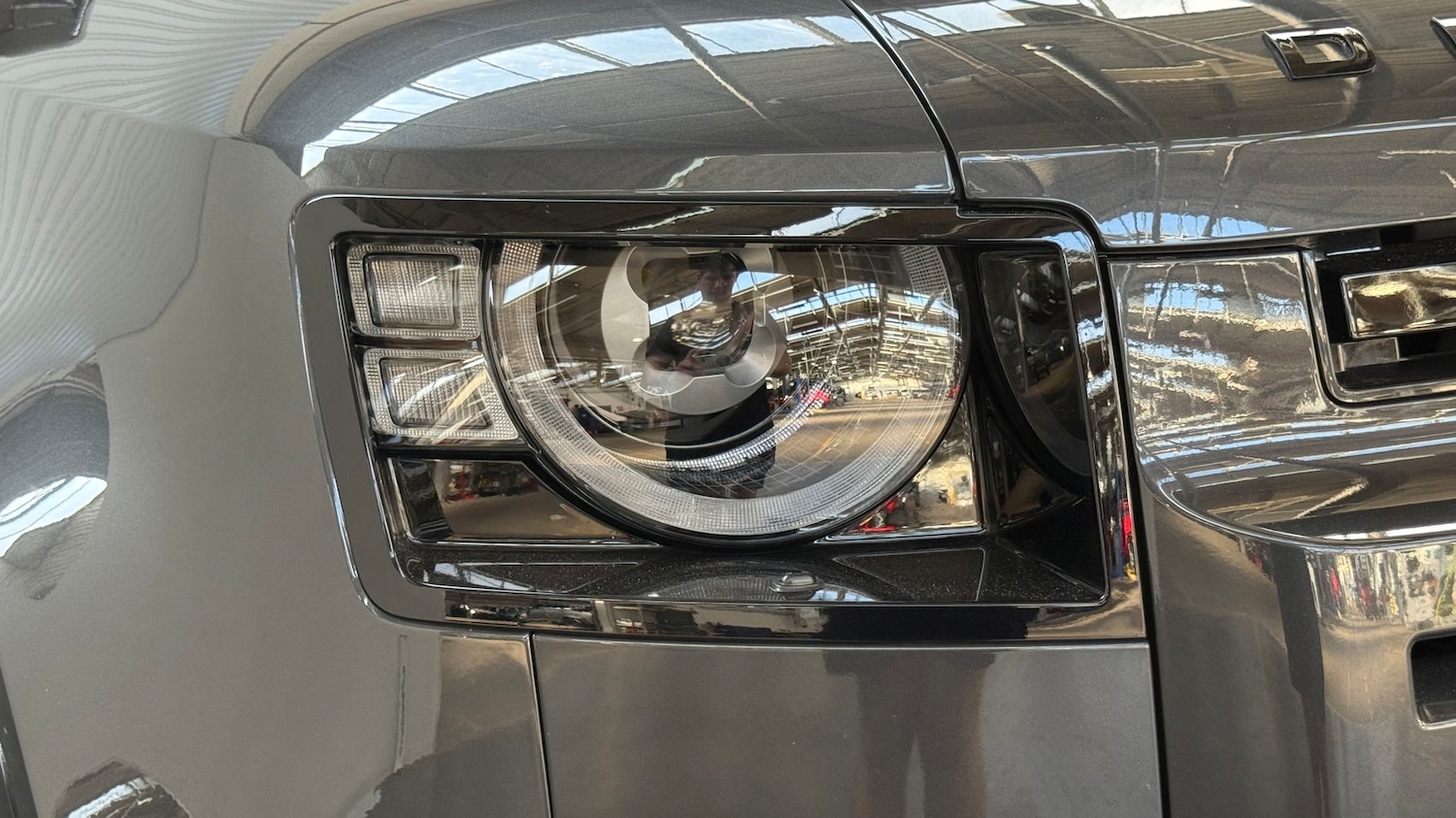 Used Land Rover Defender 2023 for sale - 76937331: Photo 17