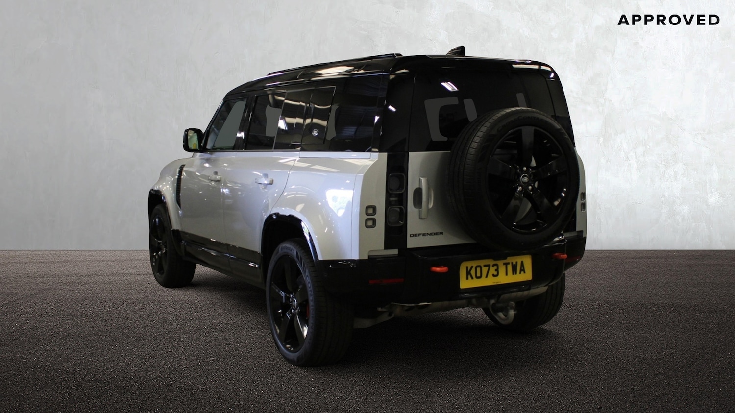 Used Land Rover Defender 2024 for sale - 76837665: Photo 2