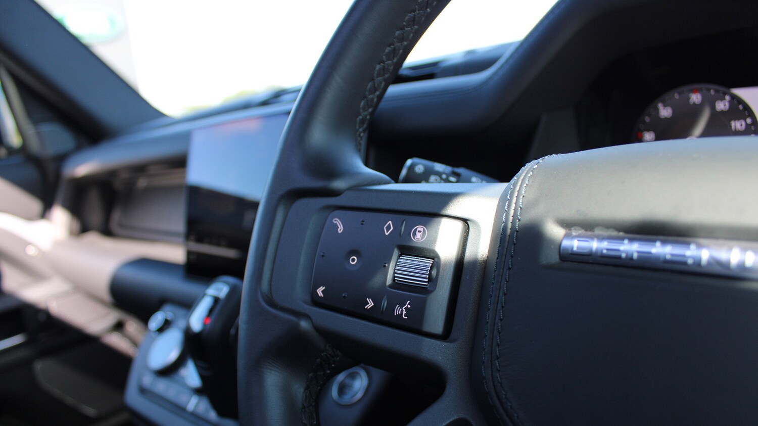 Used Land Rover Defender 2024 for sale - 76837665: Photo 24