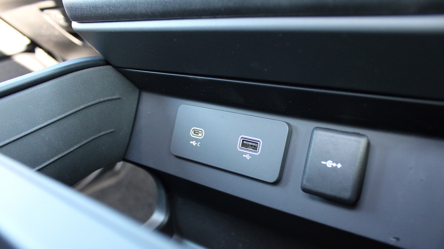 Used Land Rover Defender 2024 for sale - 76837665: Photo 28