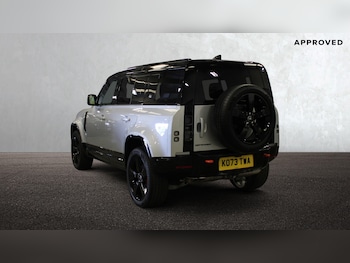 Used Land Rover Defender 2024 for sale - 76837665: Photo