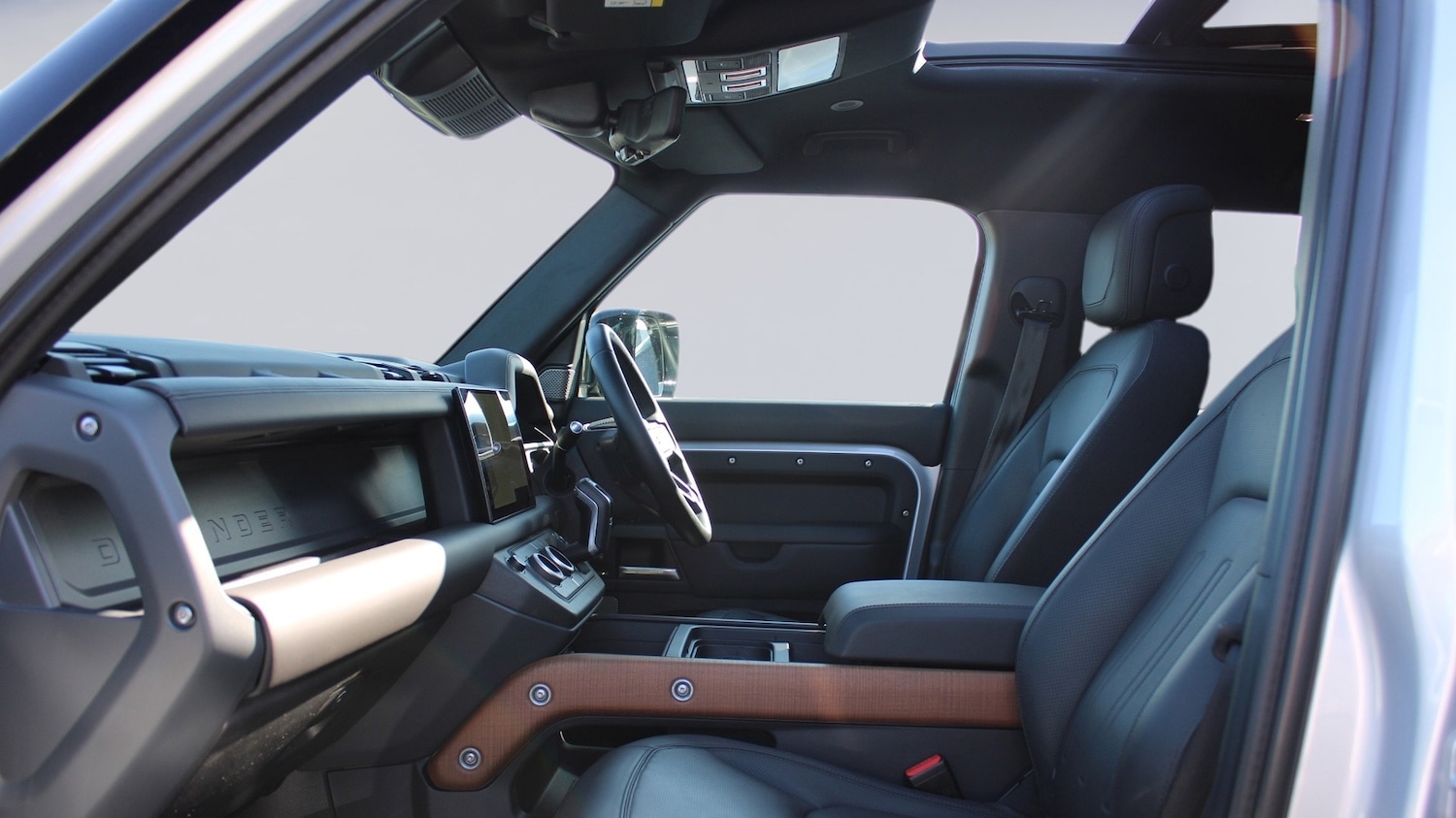 Used Land Rover Defender 2024 for sale - 76837665: Photo 3