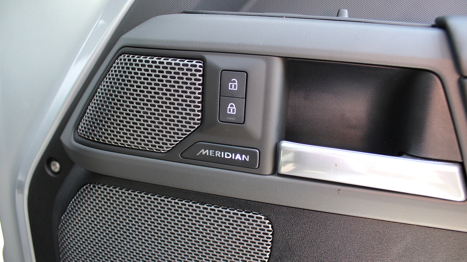 Used Land Rover Defender 2024 for sale - 76837665: Photo 32