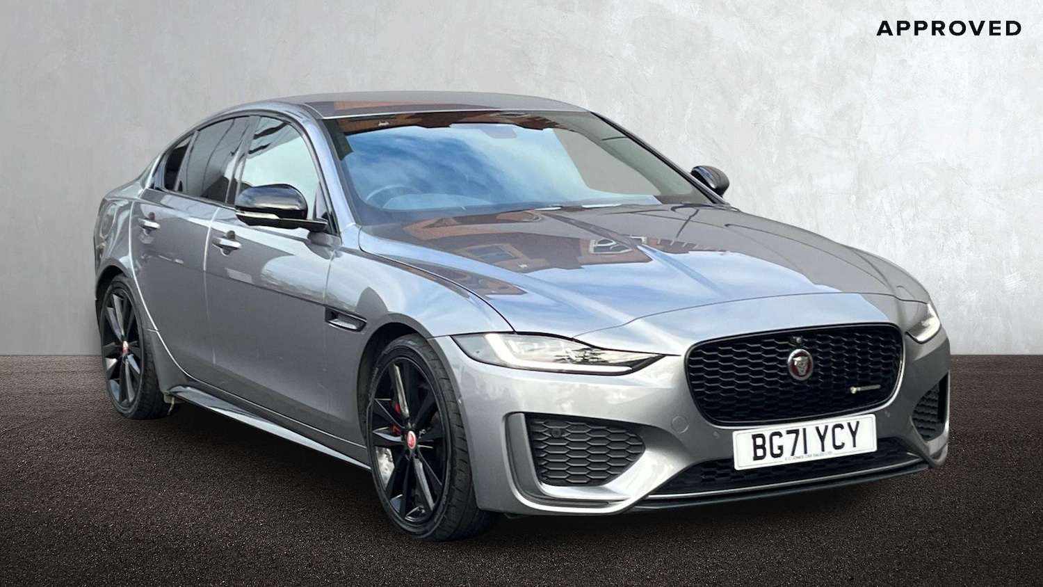 Used Jaguar XE 2021 for sale - 76937227: Photo 1