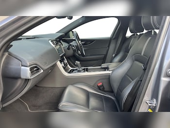 Used Jaguar XE 2021 for sale - 76937227: Photo