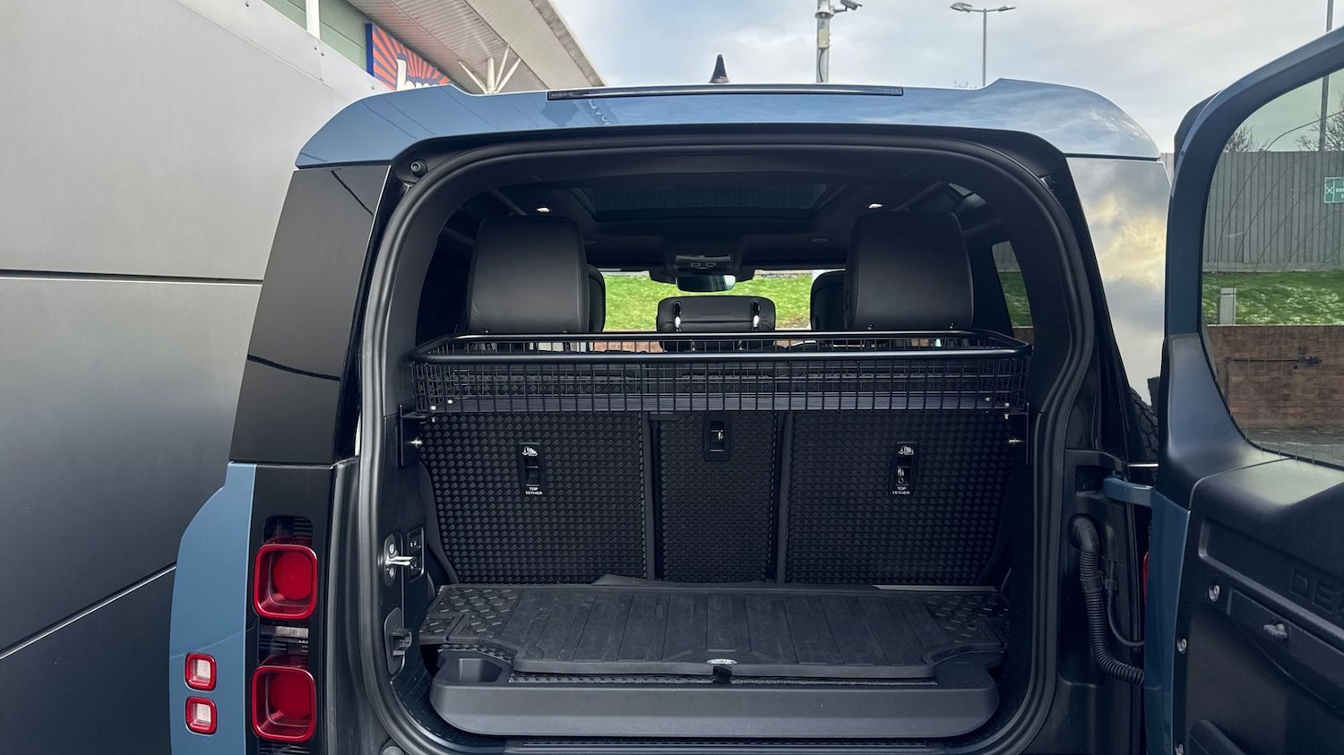 Used Land Rover Defender 2022 for sale - 77132807: Photo 10