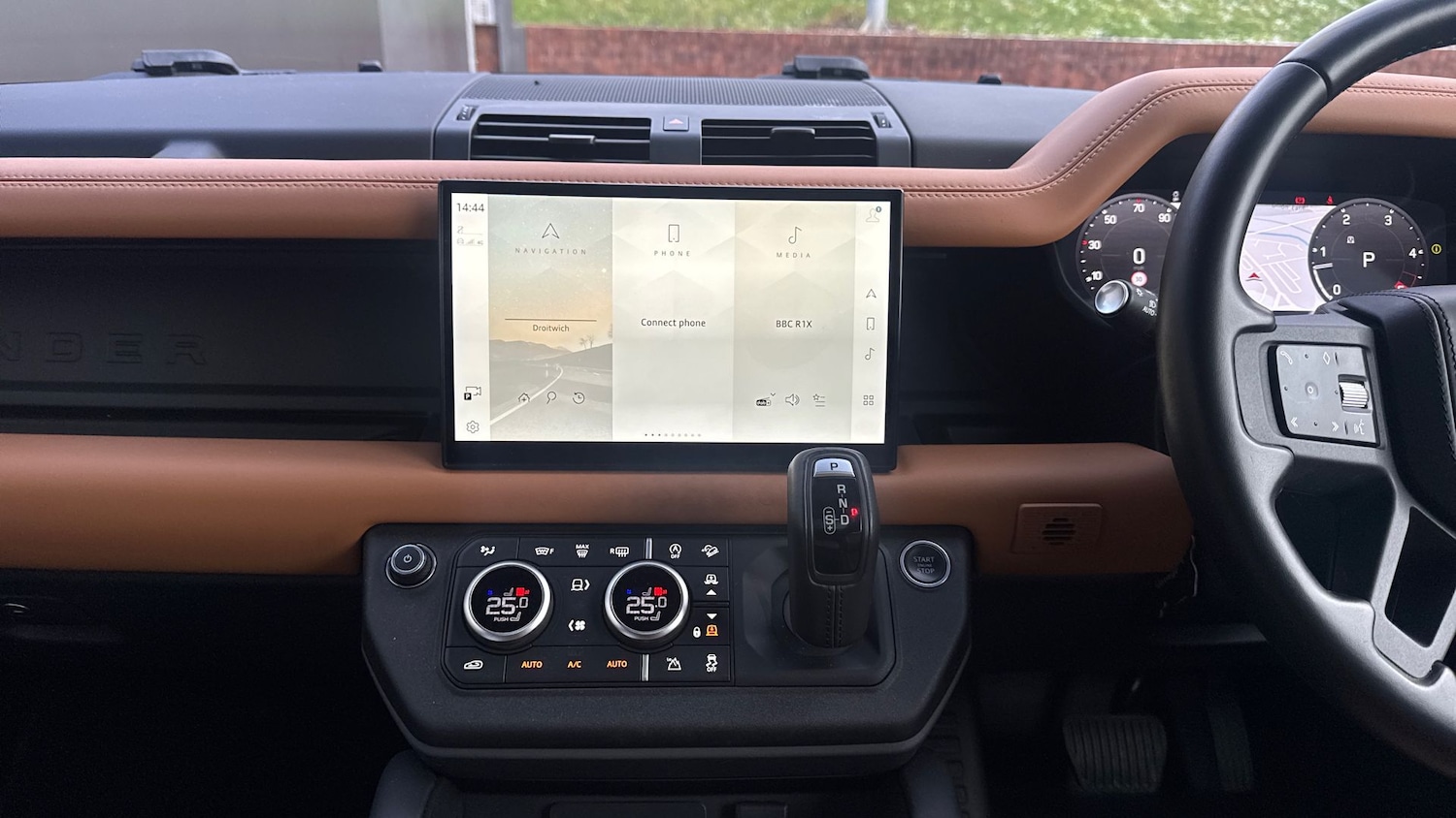 Used Land Rover Defender 2022 for sale - 77132807: Photo 14