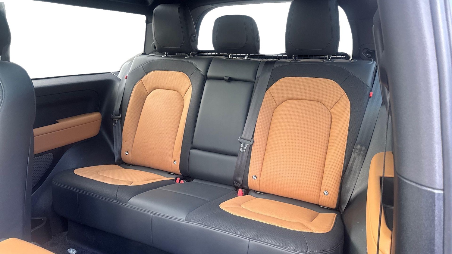 Used Land Rover Defender 2022 for sale - 77132807: Photo 4