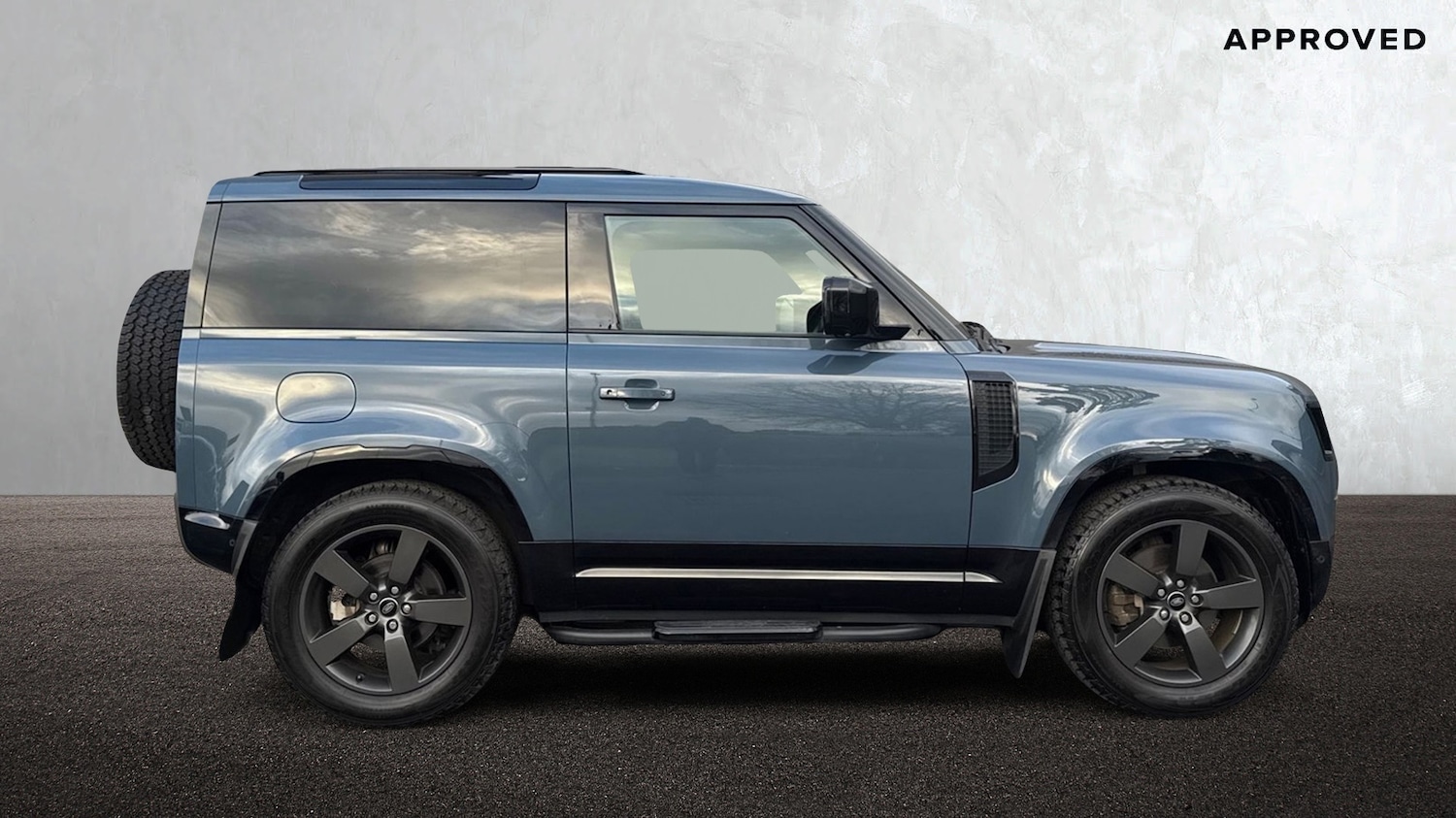 Used Land Rover Defender 2022 for sale - 77132807: Photo 5