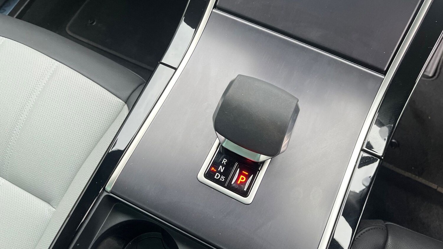 Used Land Rover Range Rover Evoque 2025 for sale - 77539383: Photo 13