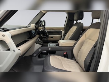 Used Land Rover Defender 2021 for sale - 79427372: Photo