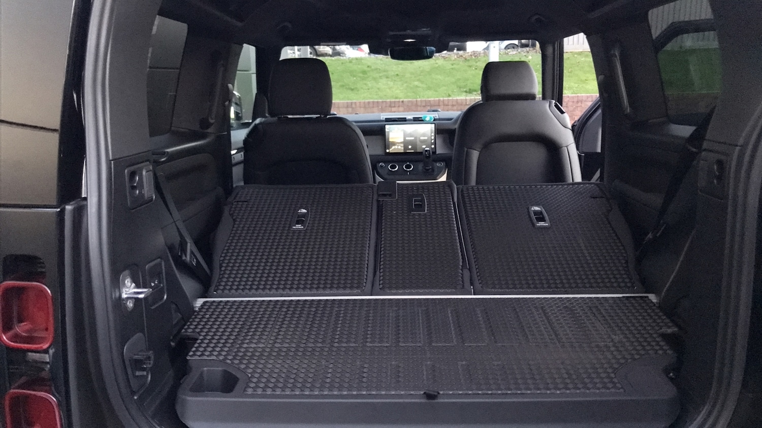 Used Land Rover Defender 2024 for sale - 76111419: Photo 10