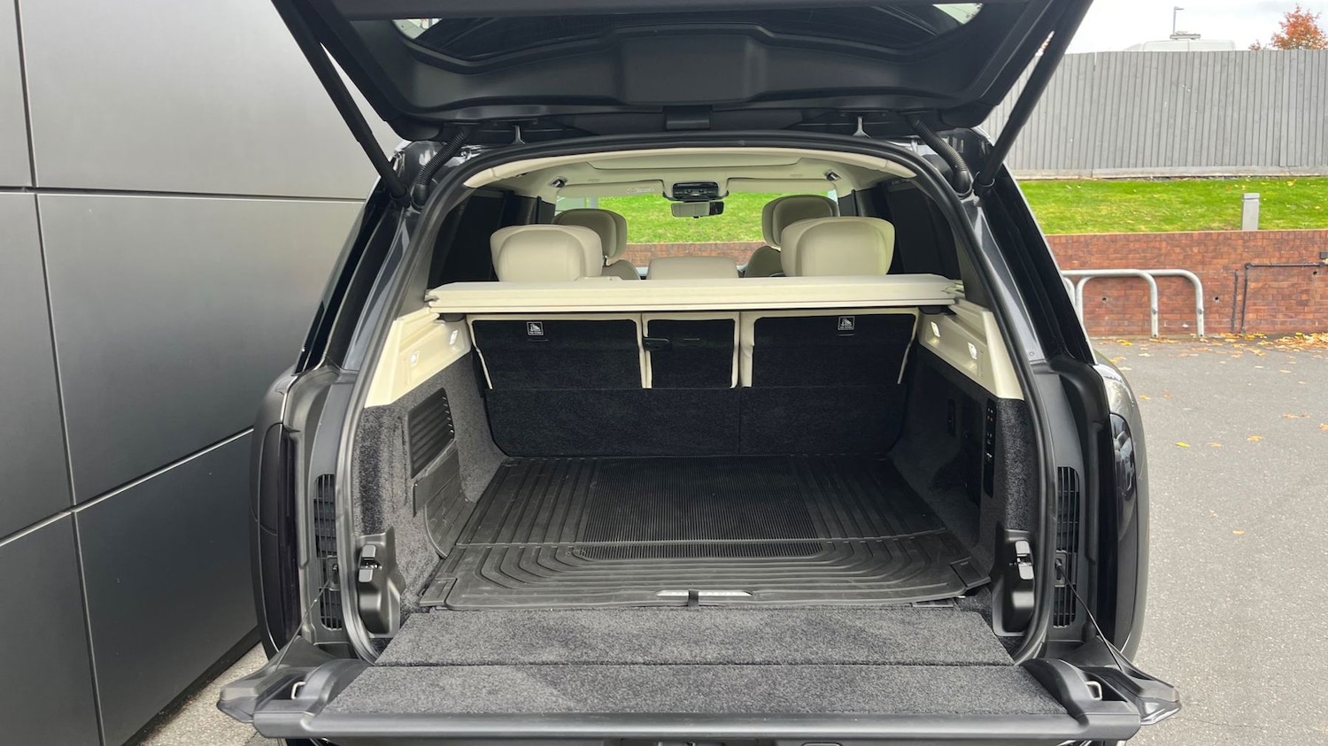 Used Land Rover Range Rover 2025 for sale - 76389707: Photo 10