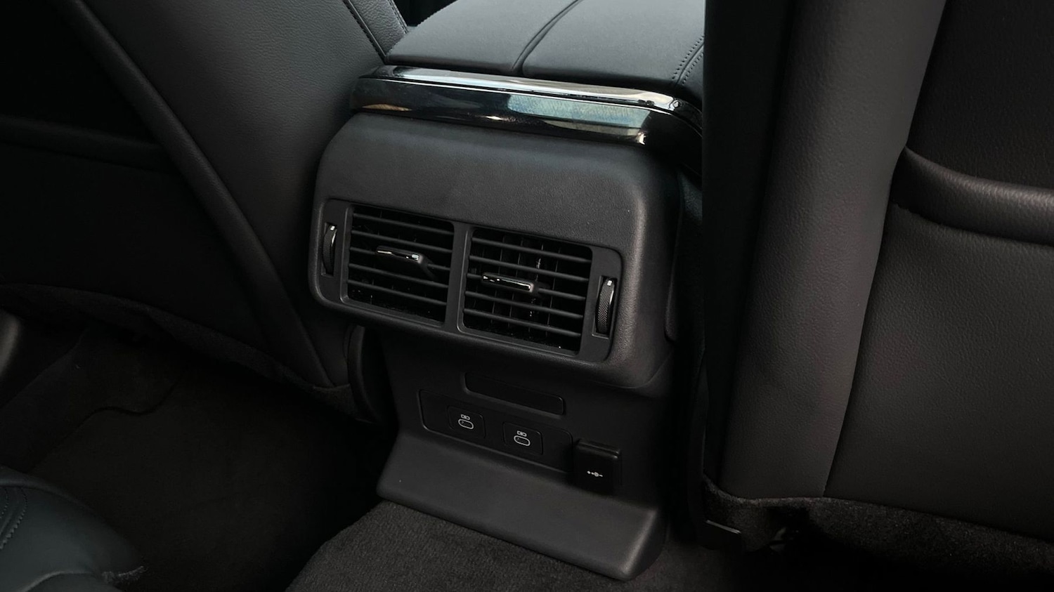 Used Land Rover Range Rover Velar 2025 for sale - 76888364: Photo 18