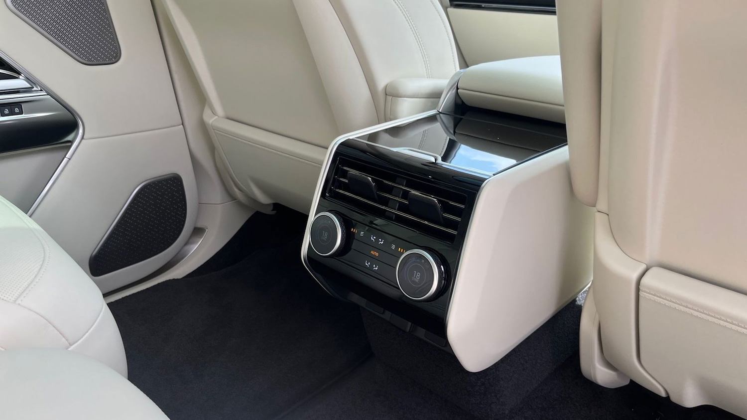 Used Land Rover Range Rover 2025 for sale - 77177319: Photo 18