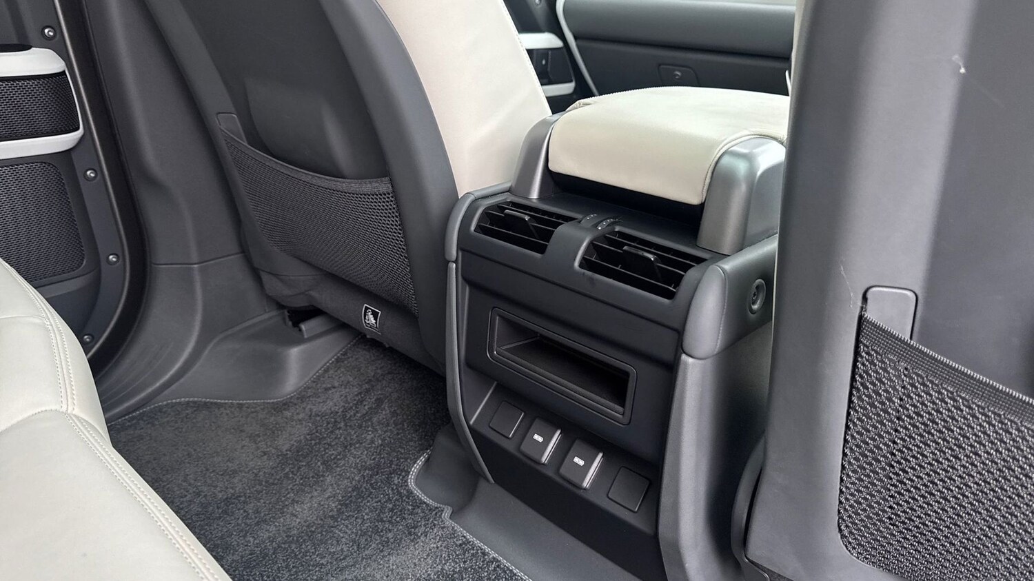 Used Land Rover Defender 2023 for sale - 77359904: Photo 18