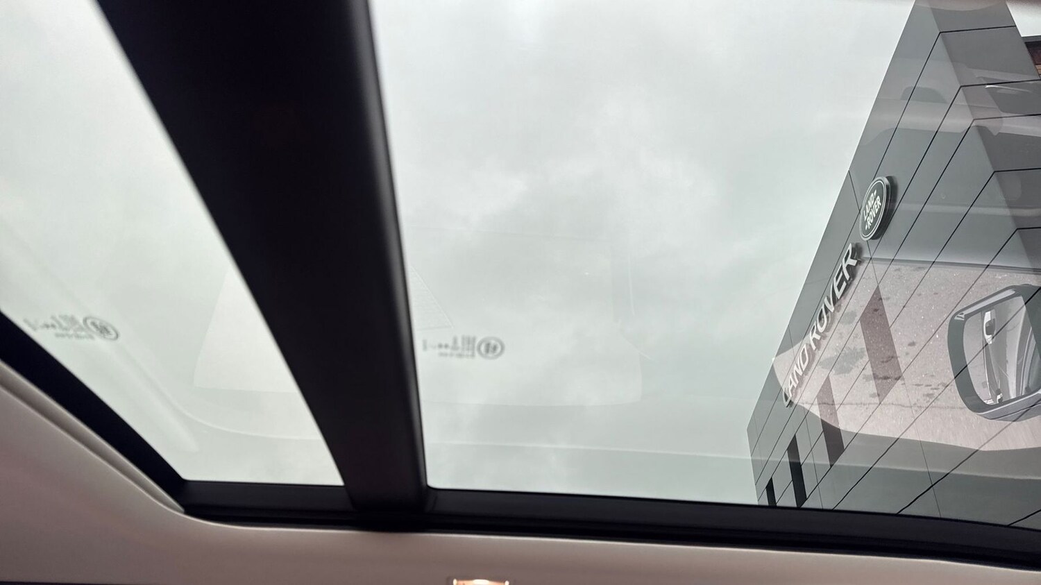 Used Land Rover Defender 2023 for sale - 77359904: Photo 21