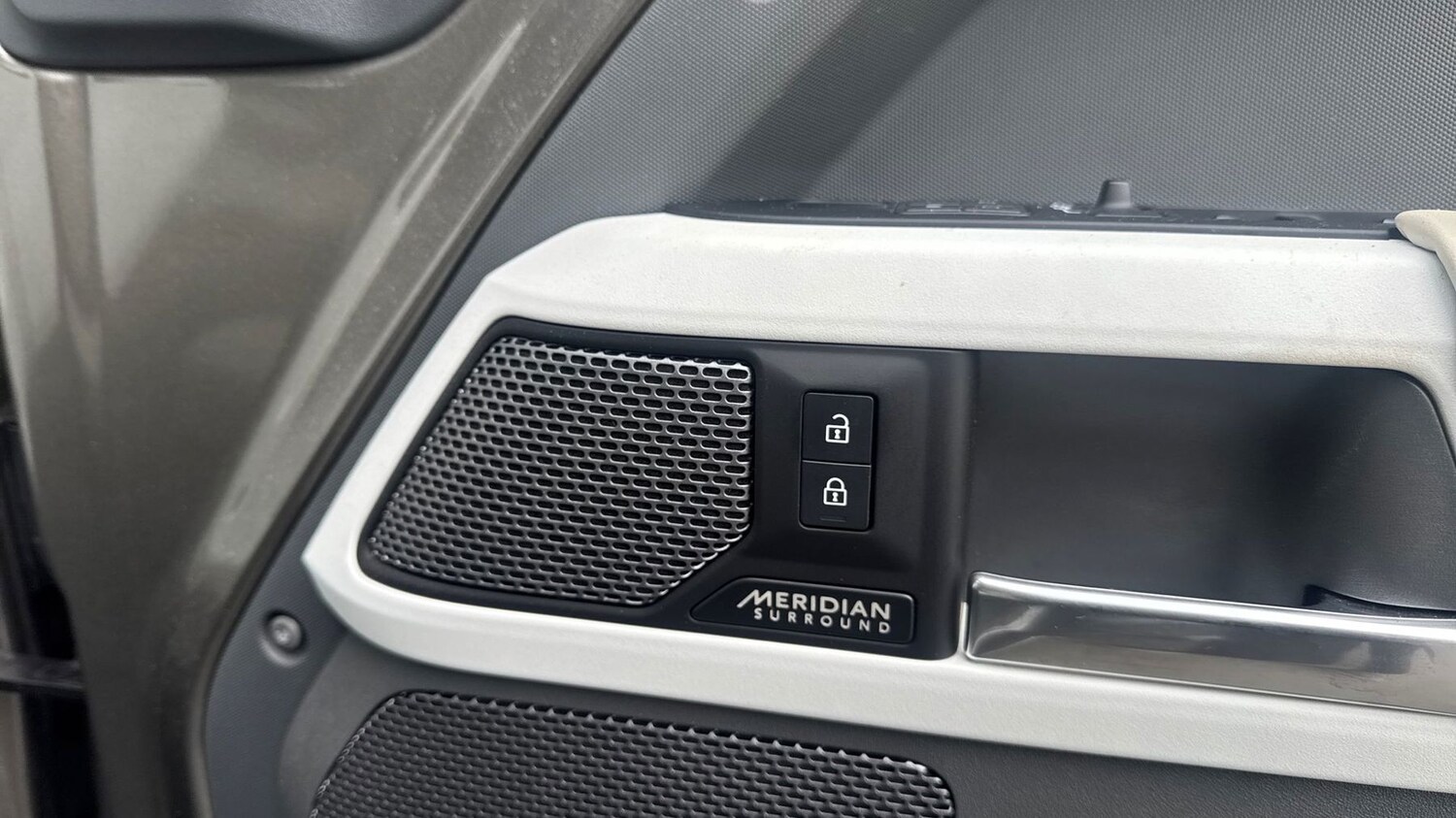 Used Land Rover Defender 2023 for sale - 77359904: Photo 24