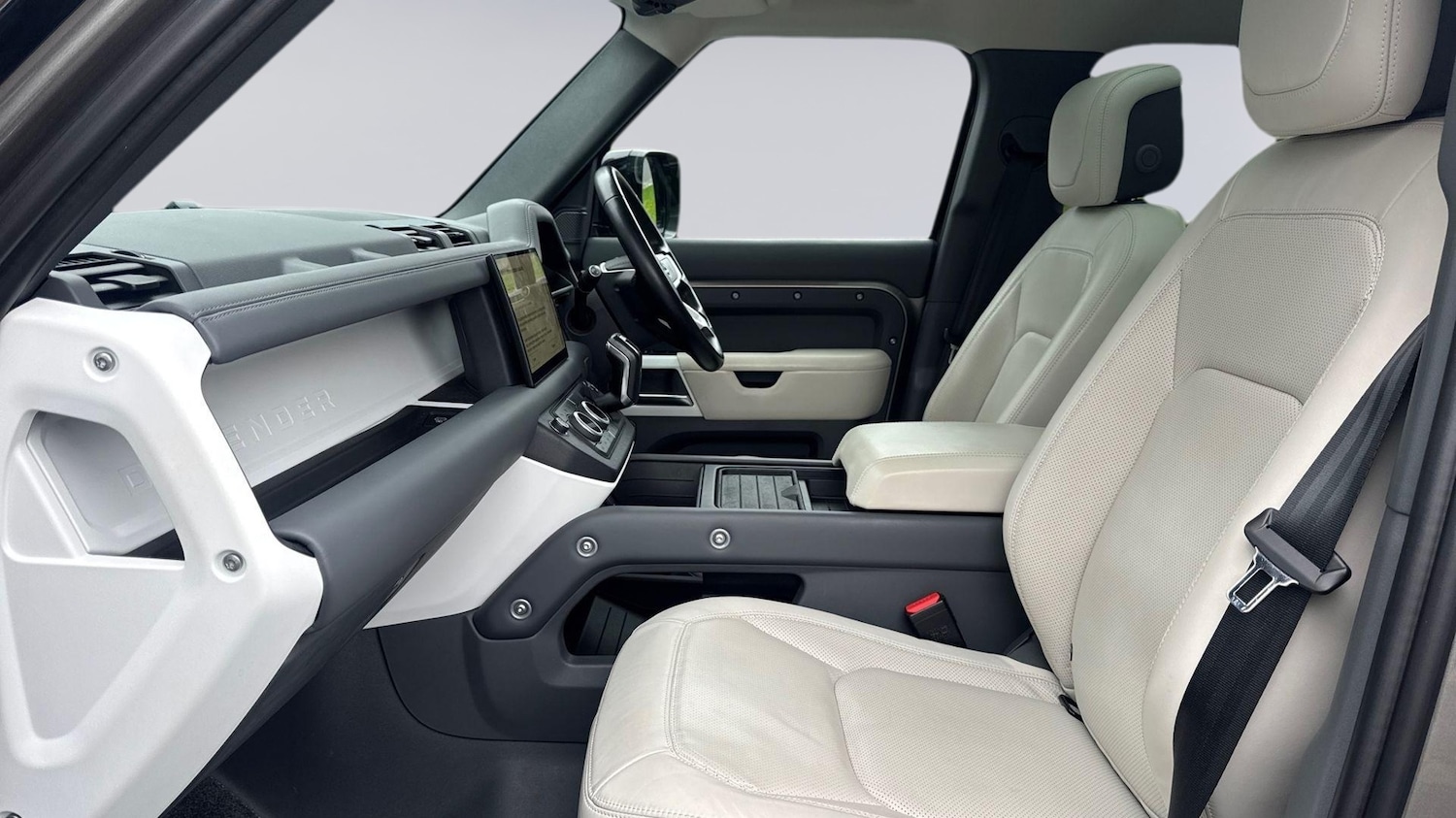 Used Land Rover Defender 2023 for sale - 77359904: Photo 3