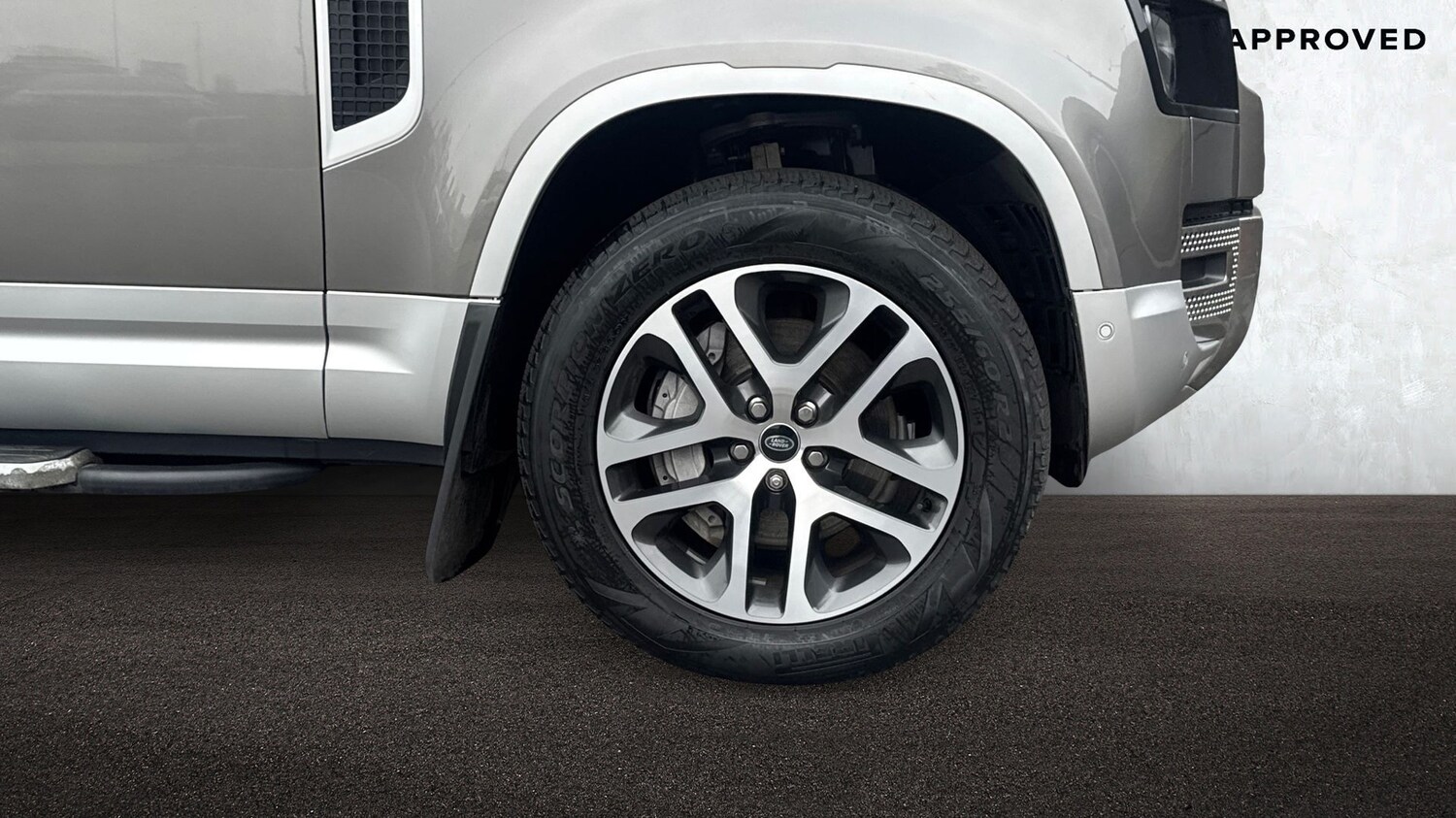 Used Land Rover Defender 2023 for sale - 77359904: Photo 8