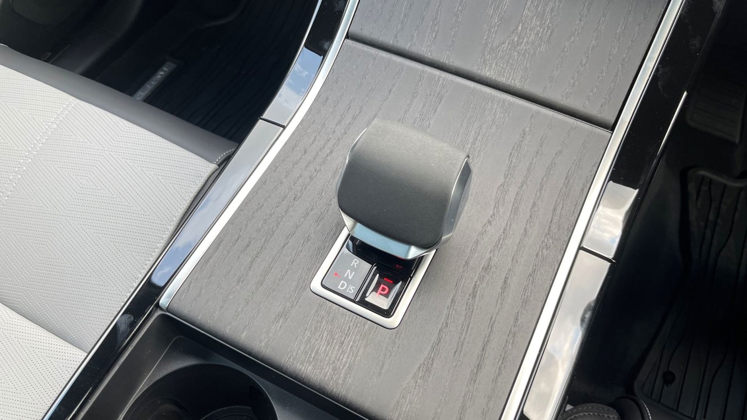 Used Land Rover Range Rover Velar 2025 for sale - 76110737: Photo 13