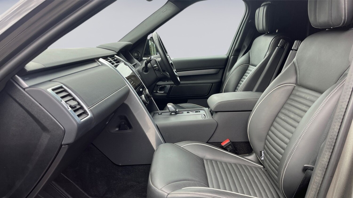 Used Land Rover Discovery 2024 for sale - 76110766: Photo 3