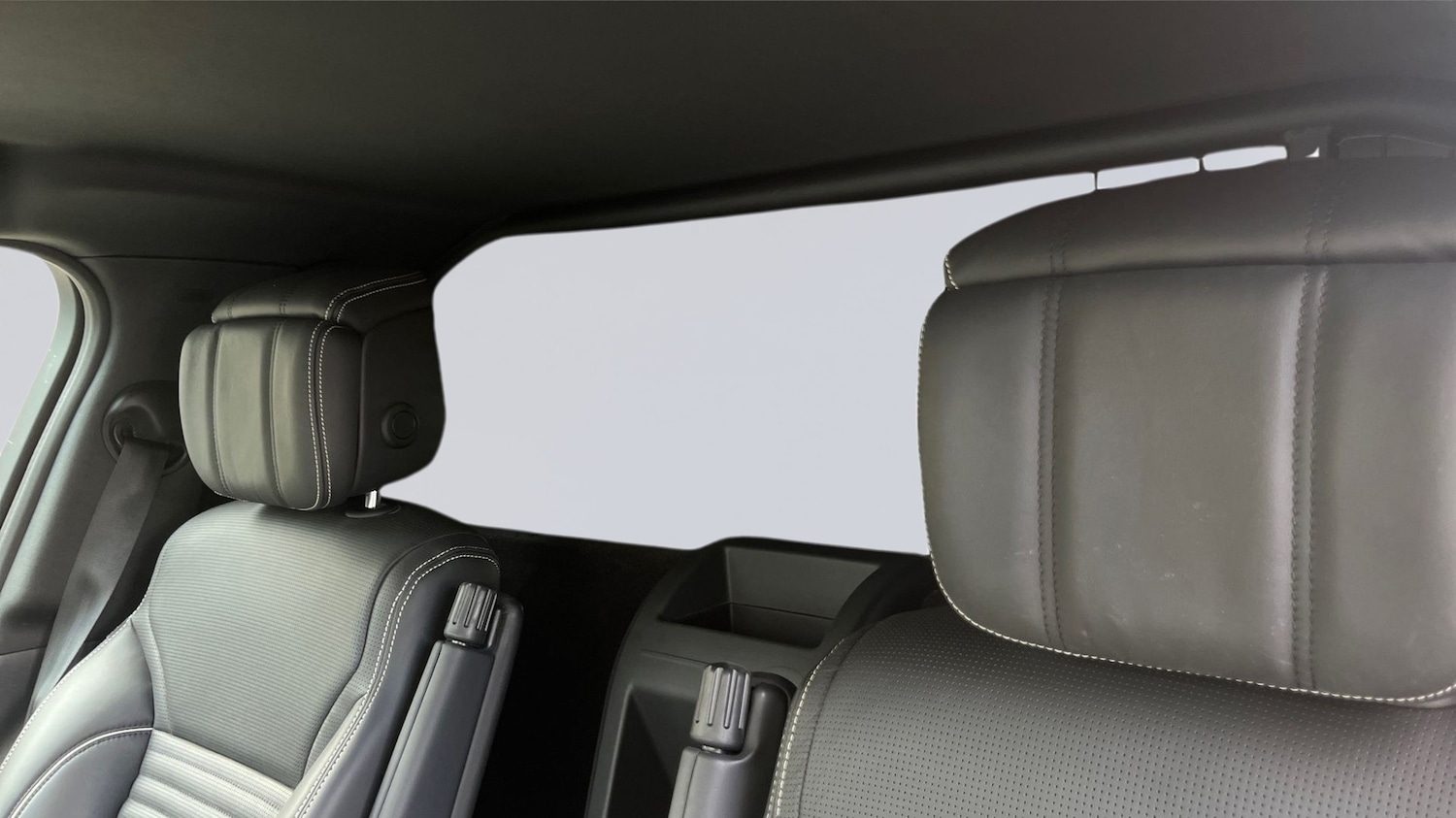 Used Land Rover Discovery 2024 for sale - 76110766: Photo 4
