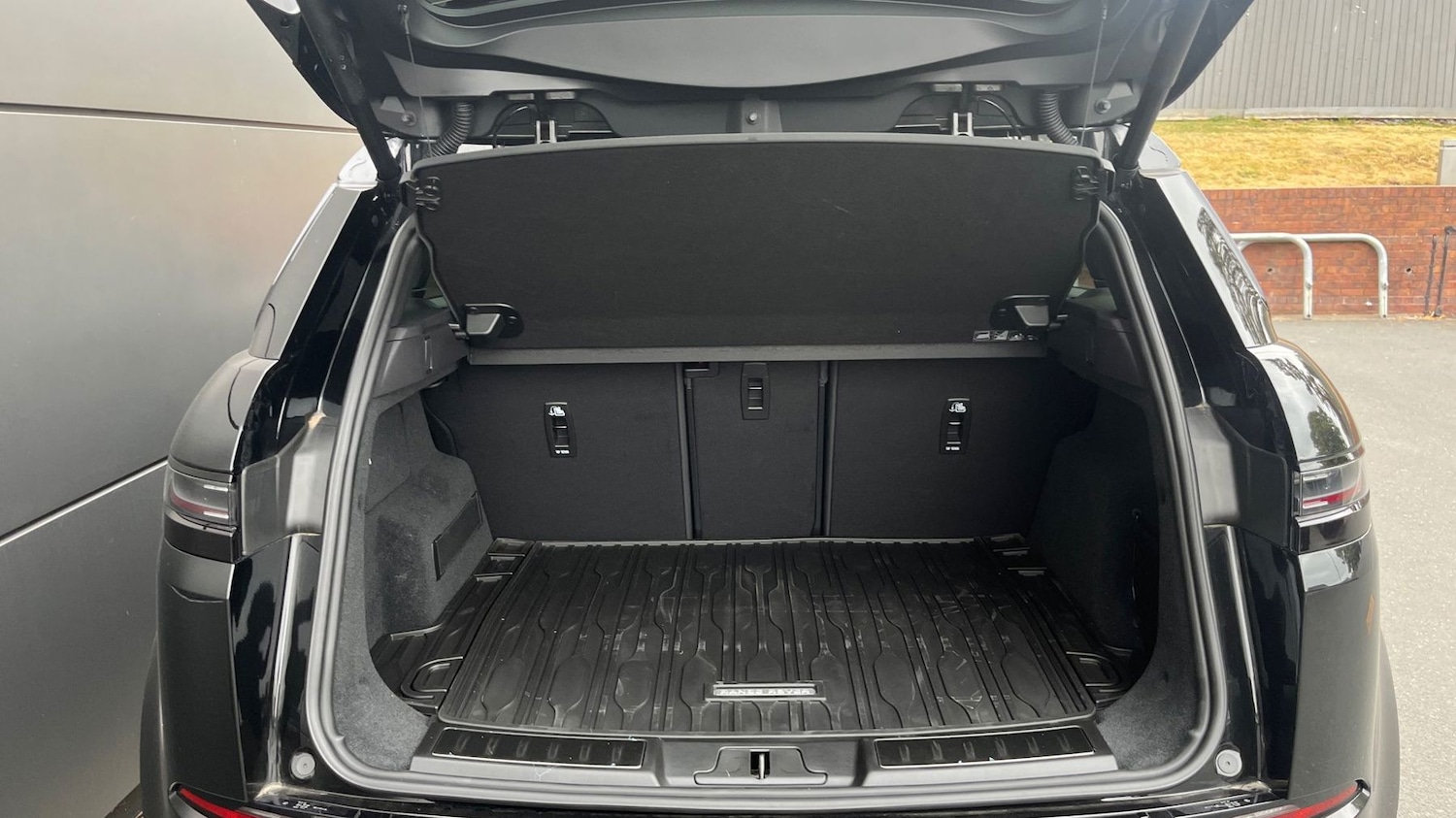 Used Land Rover Range Rover Evoque 2025 for sale - 77176840: Photo 10