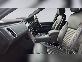 Used Land Rover Discovery 2023 for sale - 76400310: Photo