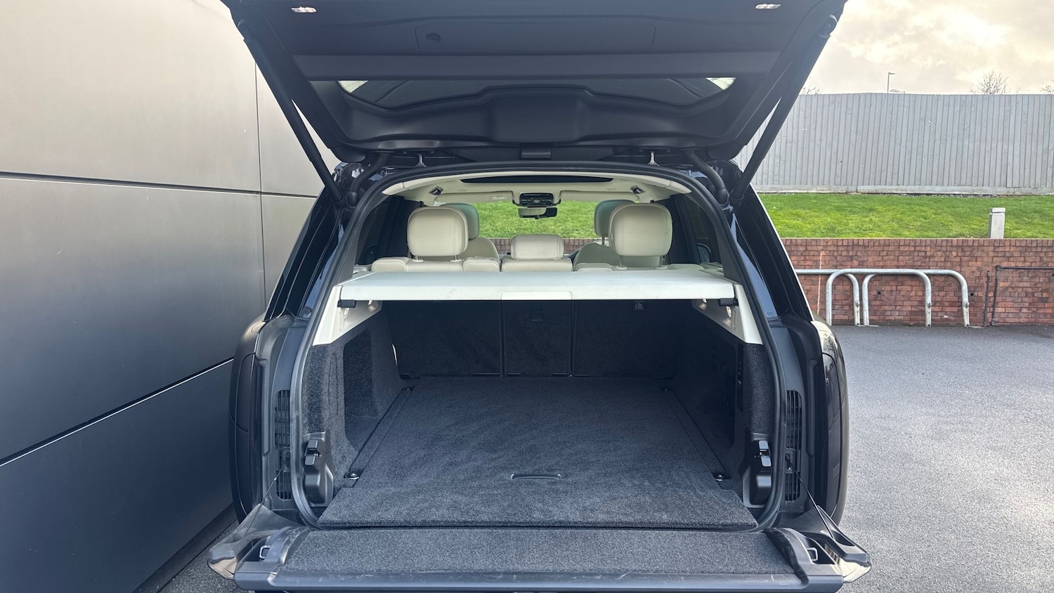 Used Land Rover Range Rover 2024 for sale - 77307103: Photo 10