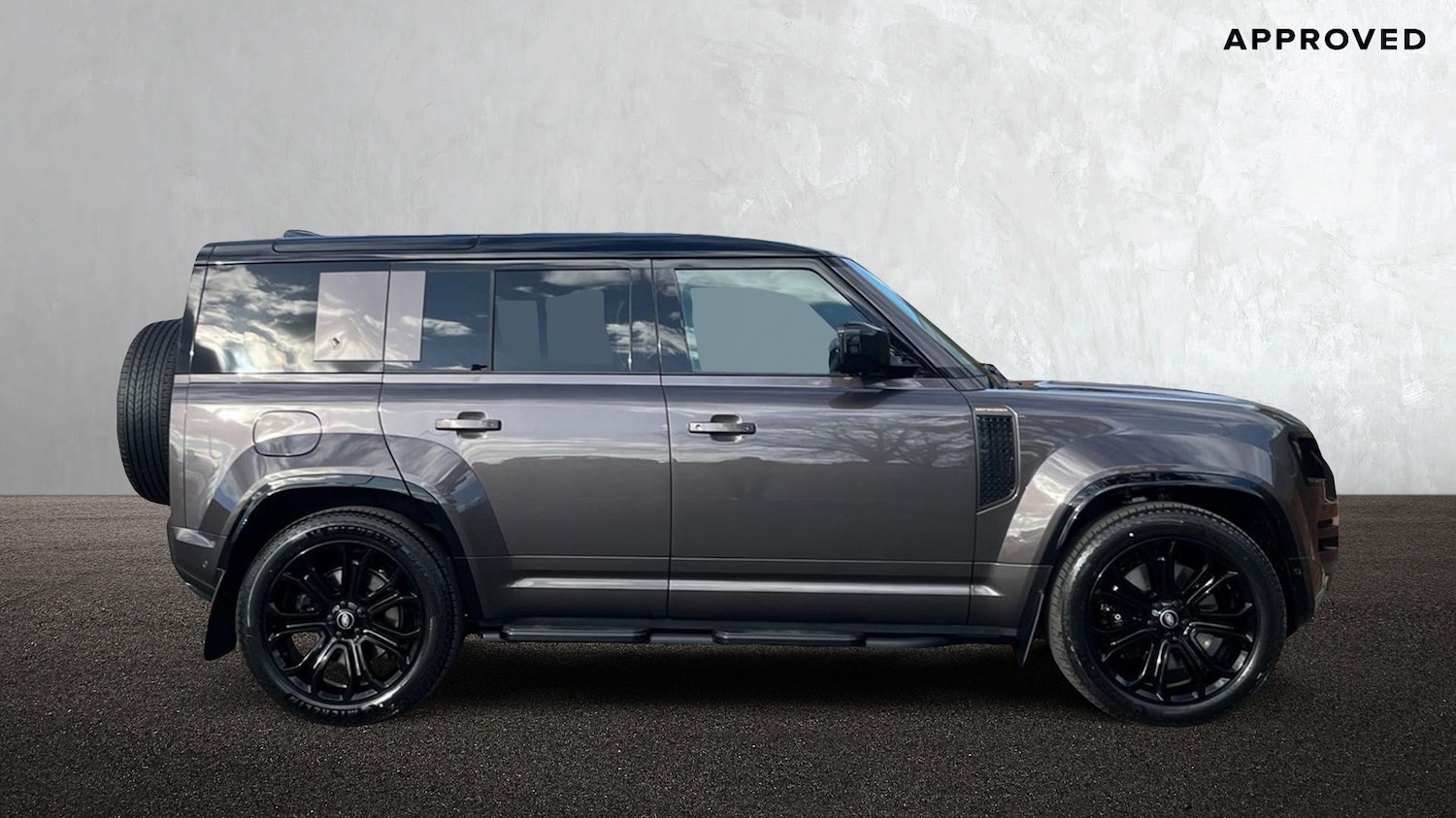 Used Land Rover Defender 2025 for sale - 76110473: Photo 5