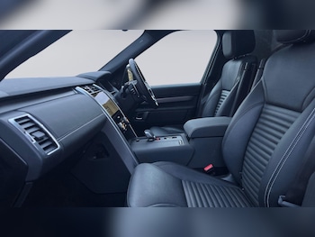 Used Land Rover Discovery 2023 for sale - 76474529: Photo