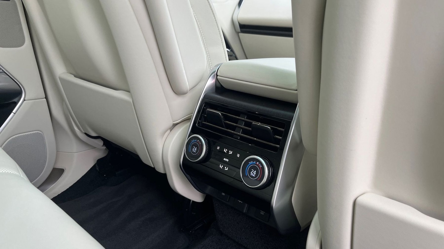 Used Land Rover Range Rover 2023 for sale - 76716729: Photo 18