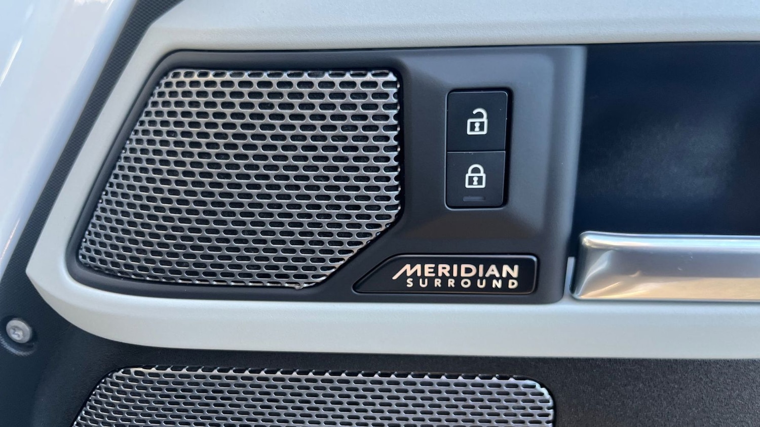 Used Land Rover Defender 2023 for sale - 77926878: Photo 24