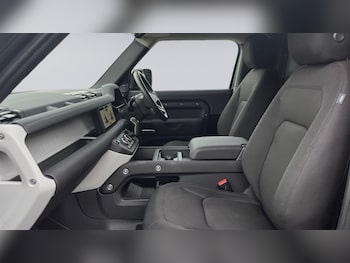 Used Land Rover Defender 90 2024 for sale - 76359815: Photo