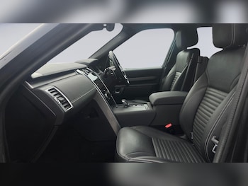 Used Land Rover Discovery 2022 for sale - 76111580: Photo
