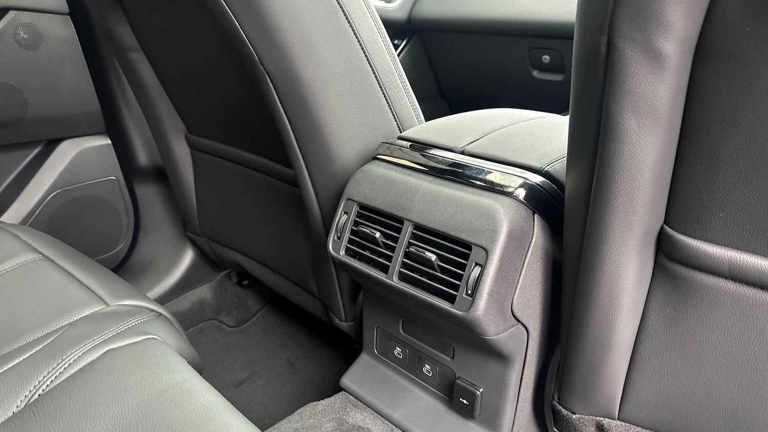 Used Land Rover Range Rover Velar 2026 for sale - 77205019: Photo 18