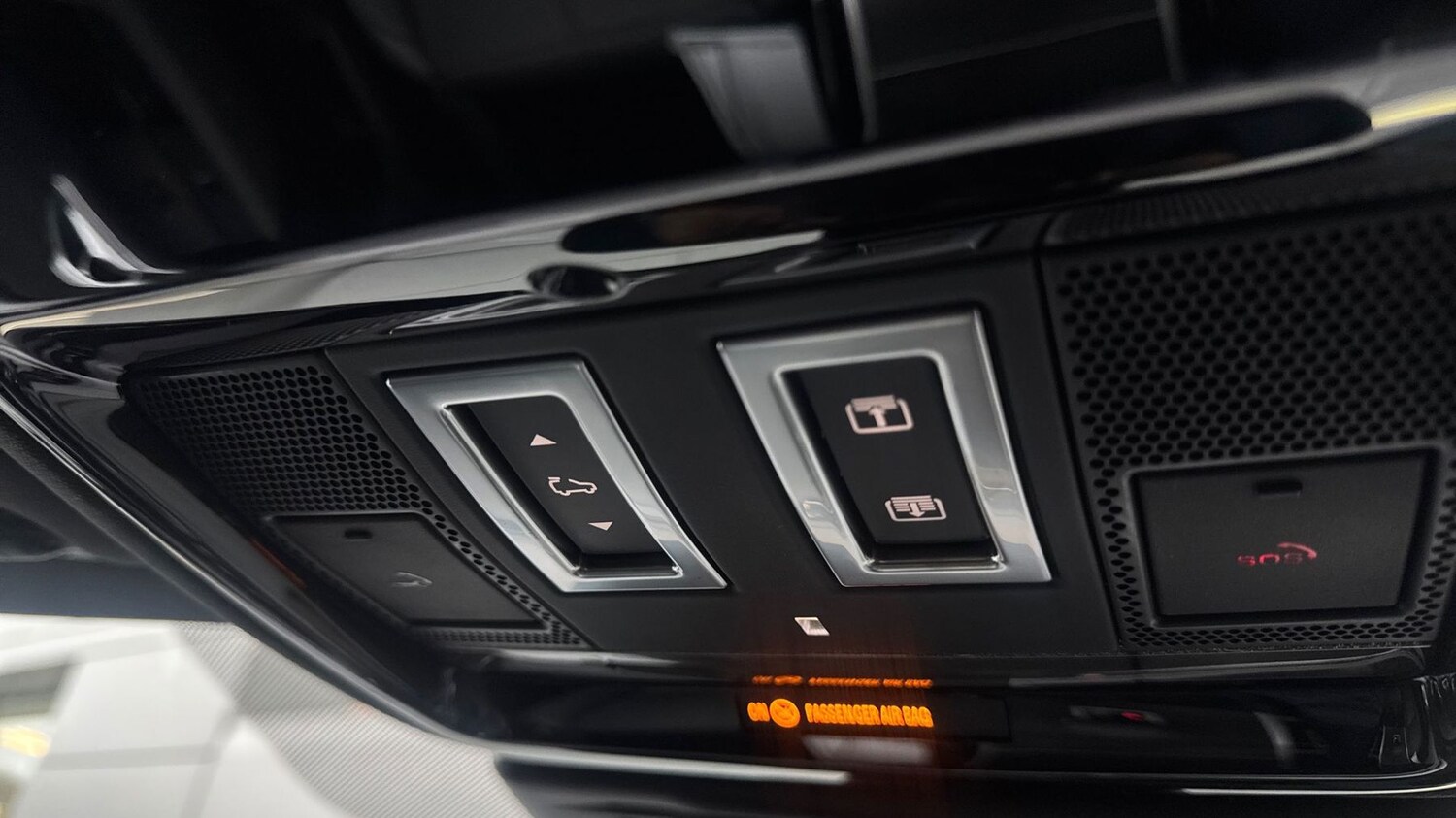 Used Land Rover Range Rover Velar 2026 for sale - 77205019: Photo 23