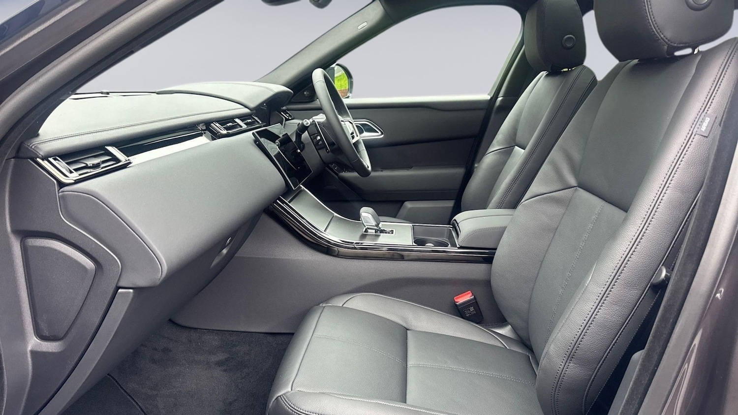 Used Land Rover Range Rover Velar 2026 for sale - 77205019: Photo 3