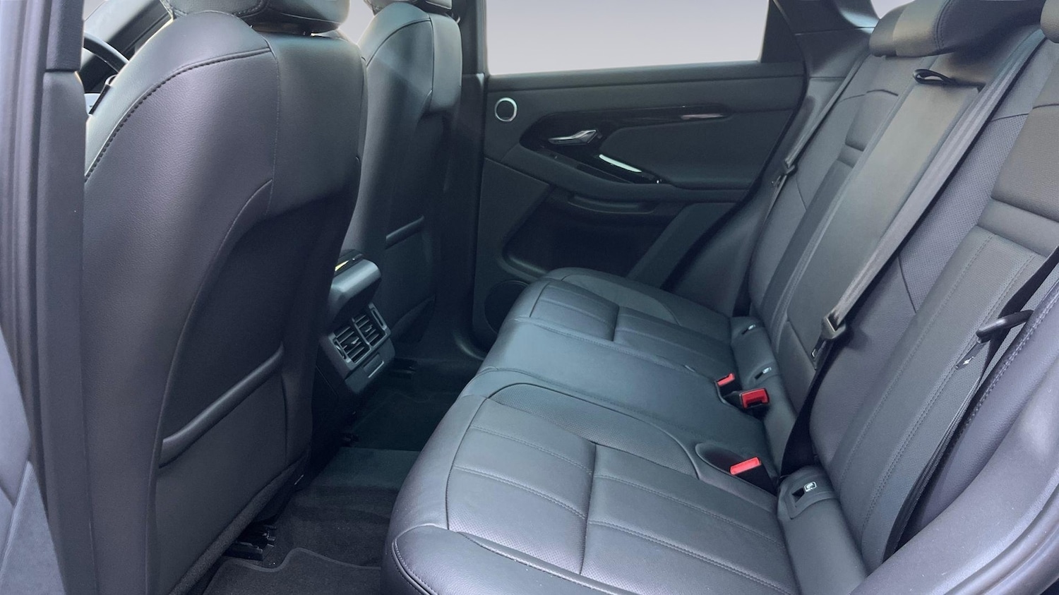 Used Land Rover Range Rover Evoque 2025 for sale - 76111152: Photo 4
