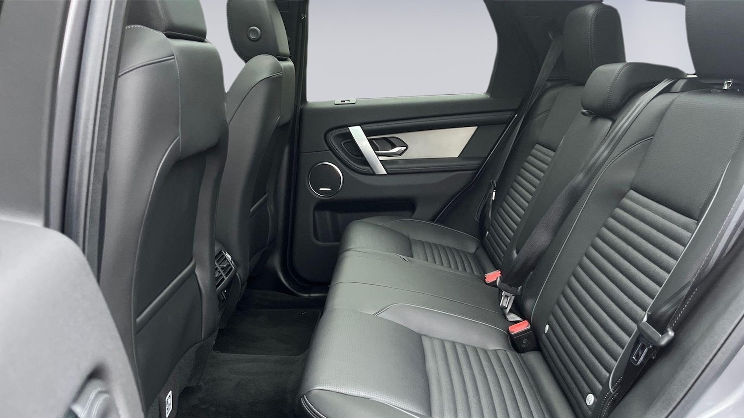 Used Land Rover Discovery Sport 2024 for sale - 76111424: Photo 4